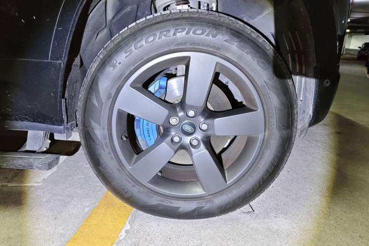 Used Land Rover Defender 2023 Facelift 110 3.0T P400 X-DYNAMIC HSE Right Front Wheel Hub