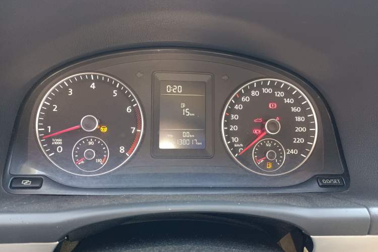 Used Volkswagen Touran 2011 1.4T Manual ZhiShang Edition 5-seater
