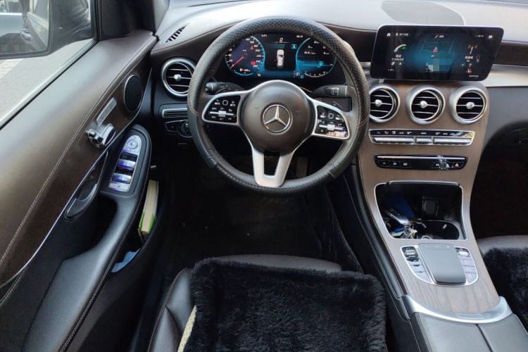 Used Mercedes-Benz GLC 2020 Facelift GLC 260 L 4MATIC Luxury Edition Steering Wheel