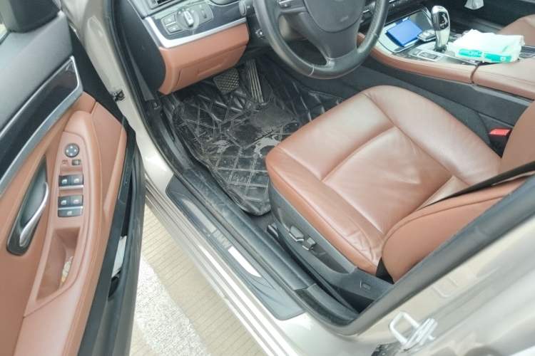 Used BMW 5 Series 2012 520i Elegant Edition
