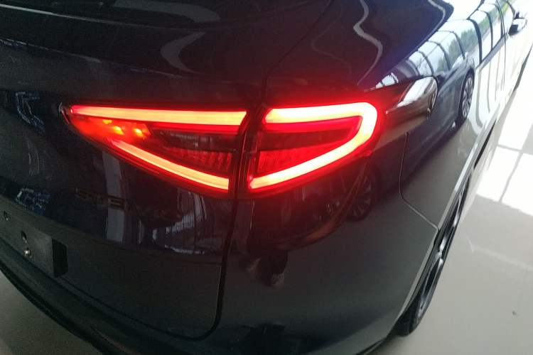 Used Alfa Romeo Stelvio 2019 2.0T 280HP Black Package Limited Edition