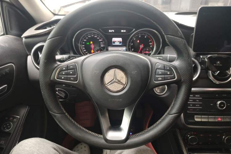 Used Mercedes-Benz GLA 2017 GLA 200 Fashion Model Steering Wheel