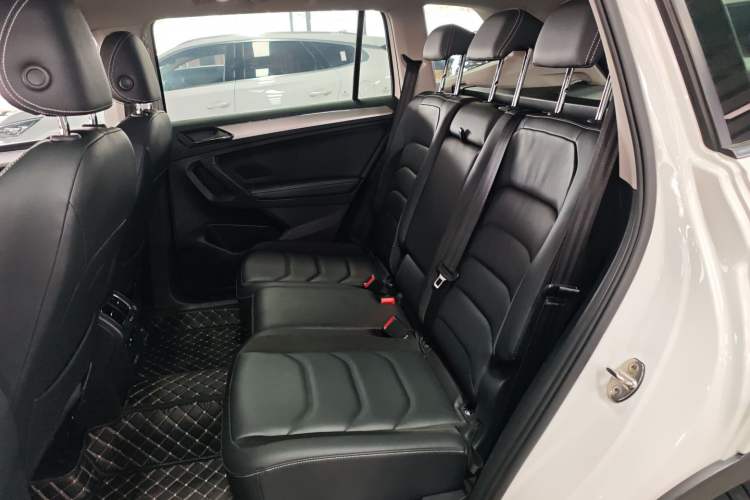 Used Volkswagen Tiguan L 2019 330TSI Automatic Two-Wheel Drive Smart Luxury Version China VI Standard
