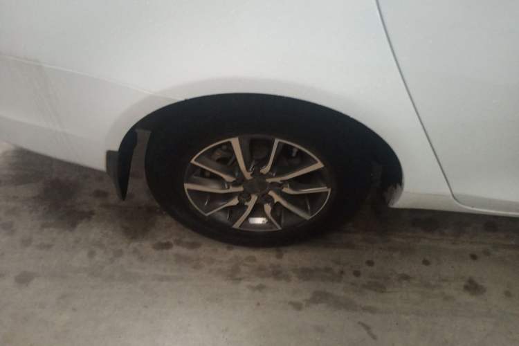 Used Geely Auto Emgrand 2019 Leading Edition 1.5L CVT Luxury Model China VI Standard
