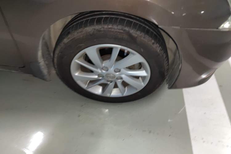 Used Nissan Sylphy 2014 1.6XV CVT Deluxe Edition Right Front Wheel Hub
