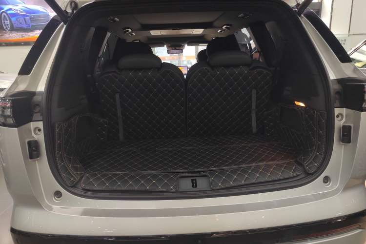 Used Dongfeng eπ eπ008 2024 210Max Range-Extended Version 6 Seats