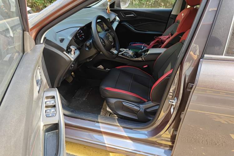 Used MG 5 2021 180 DVVT CVT Youthful Style Edition
