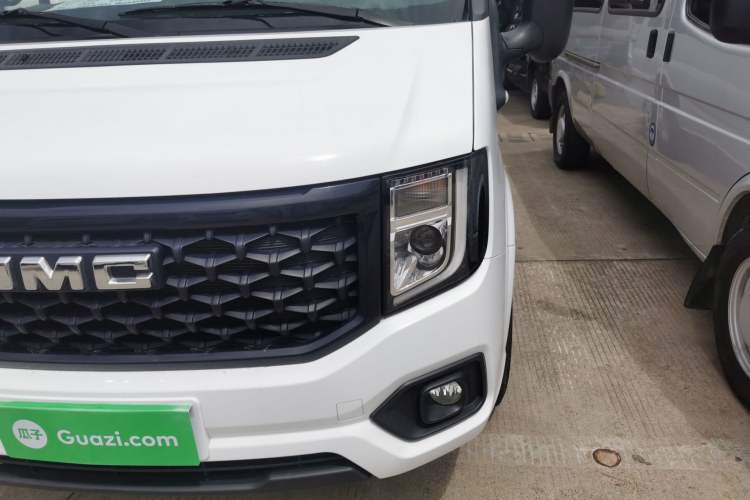 Used JMC Fushun 2023 2.0T Manual Mid-Drive Mid-Roof Commercial Multi-Purpose 7-Seater Passenger Vehicle