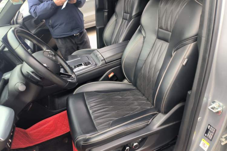 Used GAC Trumpchi GS8 2022 Linghang Series 2.0 TGDI Two-Wheel-Drive Luxury Smart Connectivity Version (7 Seats)
