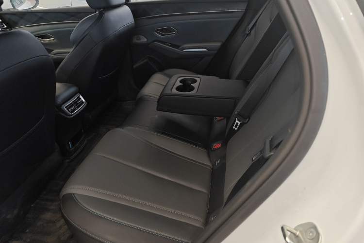 Used BYD Qin L 2025 DM-i Smart Drive 120KM Superior Model
