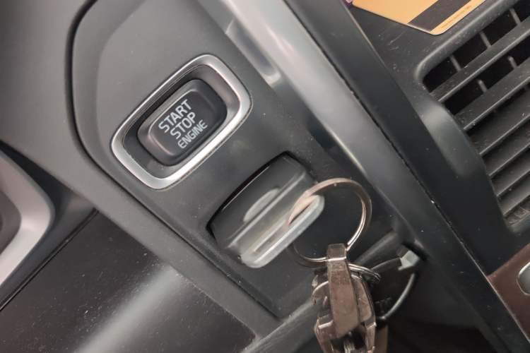 Used Volvo XC60 2017 T5 AWD Smart Upgrade Edition