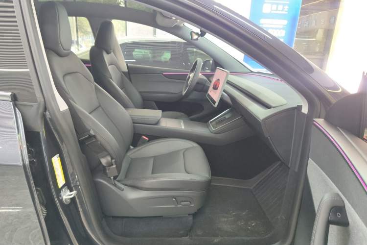 Used Tesla Model Y 2025 Rear-Wheel-Drive Version
