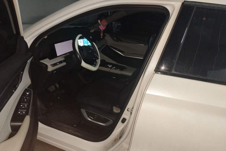 Used Changan CS75 PLUS 2023 3rd Generation 1.5T Automatic Prestige Model
