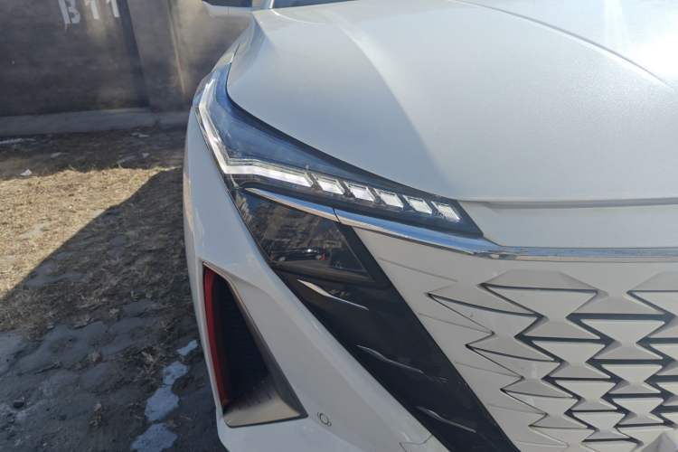 Used CHANGAN OSHAN Z6 2022 Blue Whale 1.5T DCT Smart Navigation Model