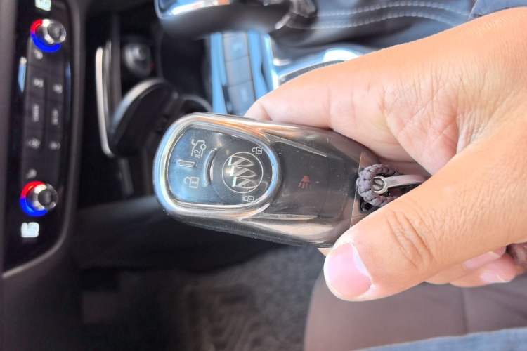 Used Buick Regal 2017 20T Luxury Model Vehicle Key