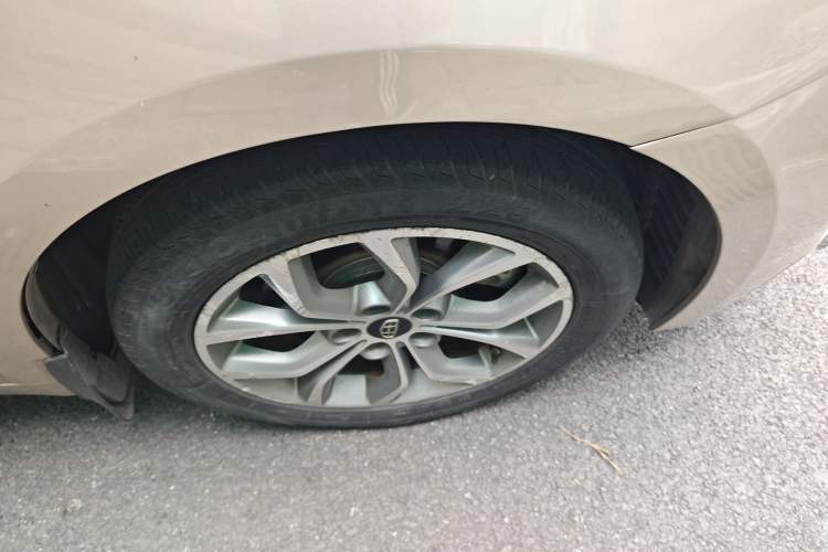 Used Geely Auto Emgrand GT 2015 2.4L Luxury Model Right Front Wheel Hub