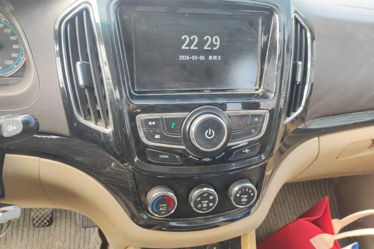 Used Baojun 730 2014 1.5L manual Comfort ESP version 7 seats
