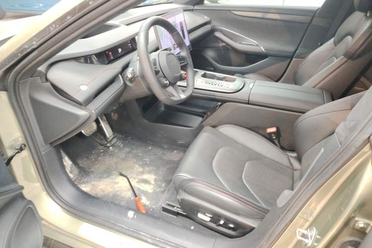 Used Xiaomi Auto SU7 2024 Four-Wheel Drive Ultra-Long Range Advanced Intelligent Driving Max Edition Left Front Seat