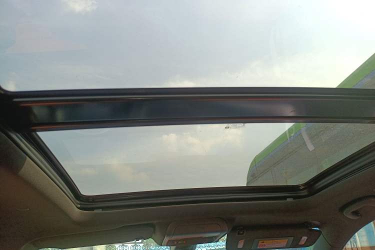 Used Cadillac XT5 2022 2.0T Two-Wheel Drive Luxury Version Headliner