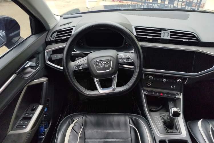 Used Audi Q3 2021 35 TFSI Fashion Dynamic Model