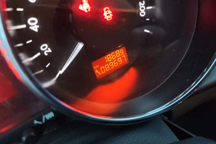 Used Peugeot 3008 2015 2.0L Automatic Classic Edition