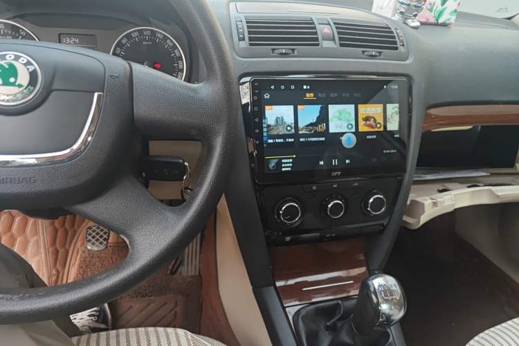 Used Skoda Octavia 2010 2.0L Manual Yijun Edition