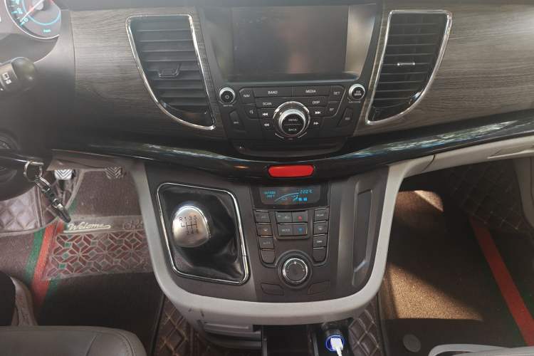 Used JAC Group Refine M5 2014 1.9T Diesel Manual Business Edition
