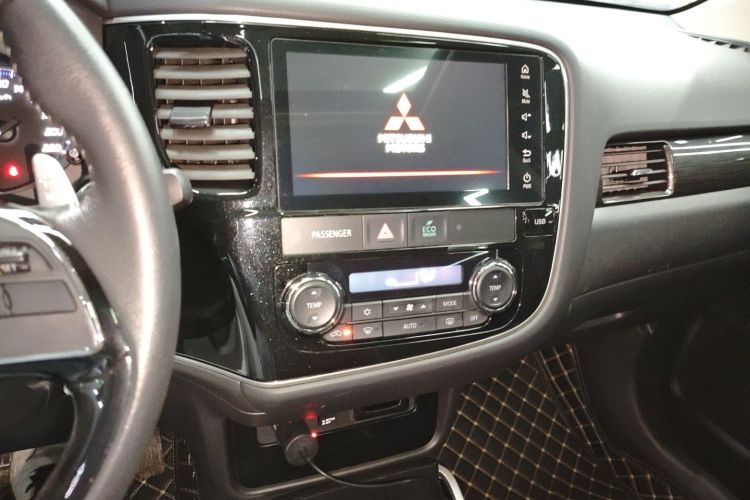 Used Mitsubishi Outlander 2021 2.4L 4x4 Comfort Edition 5 Seats Audio And AC Panel