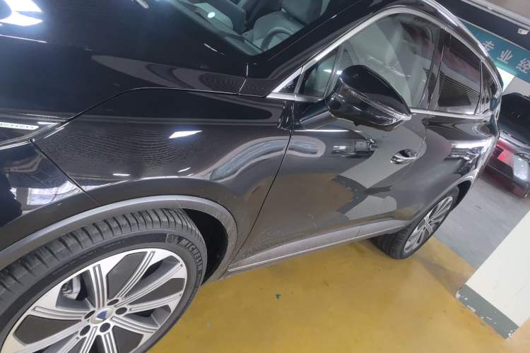 Used Denza N8 2023 Four-Wheel Drive Ultra-Hybrid Flagship Seven-Seater Version