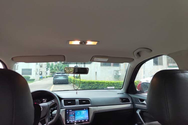 Used Volkswagen Lavida 2015 1.6L Automatic Fashion Edition
