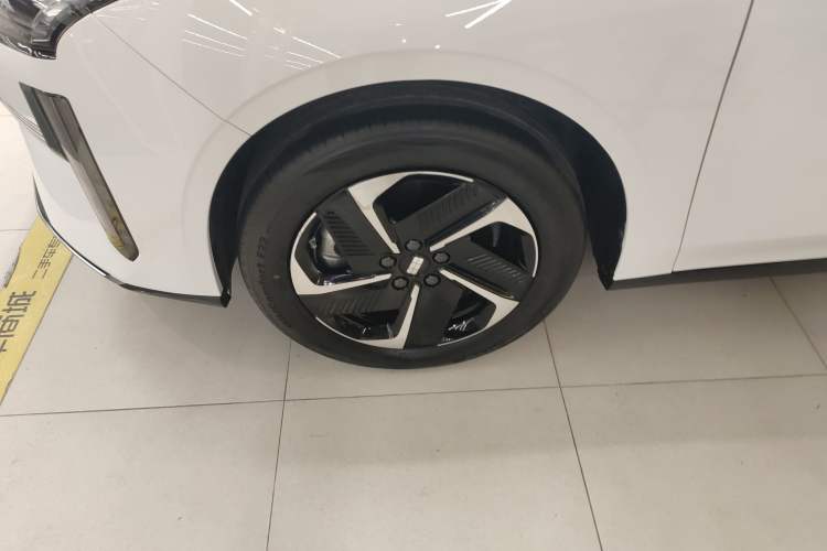 Used Geely Galaxy L6 2025 EM-i 140km Explorer+ Edition