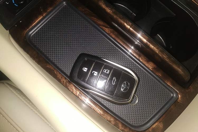 Used Toyota Alphard 2021 Dual-Engine 2.5L Luxury Edition