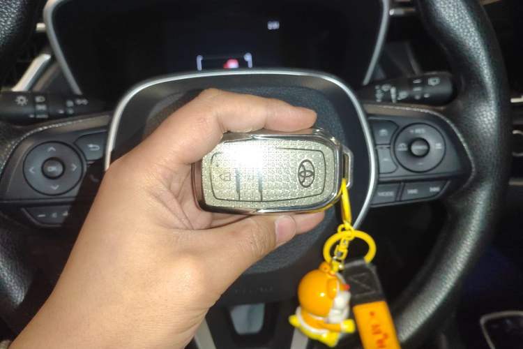 Used Toyota FRONTLANDER 2024 2.0L CVT Luxury Edition Vehicle Key