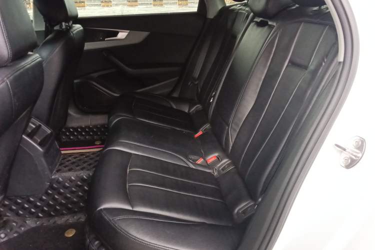 Used Audi A4L 2018 30th Anniversary Edition 40 TFSI Trendy Model Left Rear Seat