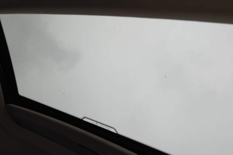 Used Ford Escort 2015 1.5L Automatic Fashion Model Headliner