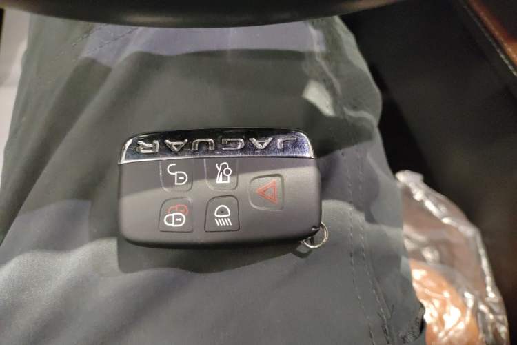 Used Jaguar F-TYPE 2021 P380 All-Wheel-Drive R-Dynamic Hardtop Version
