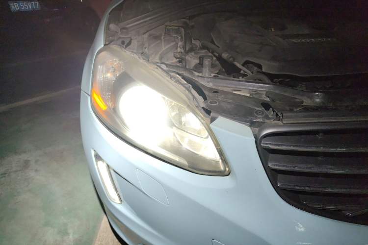 Used Volvo XC60 2013 T5 Zhiya Edition Right Front Headlight