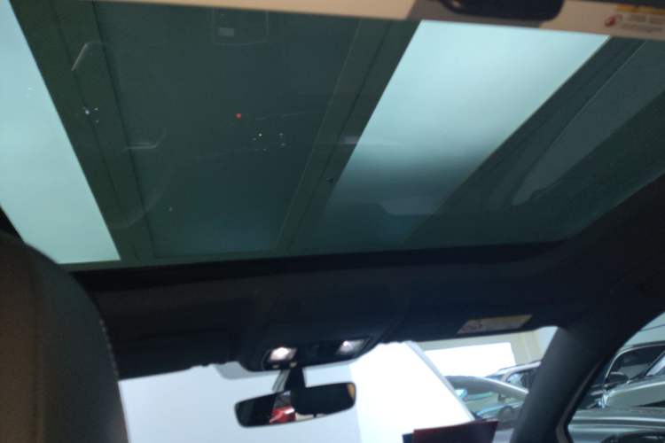 Used Volkswagen Golf 2023 Facelift 280TSI DSG R-Line Lite
