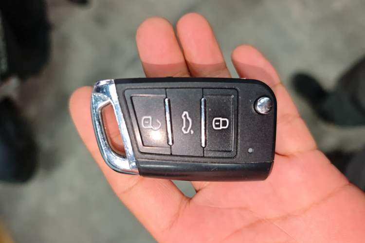 Used Volkswagen Tiguan L 2019 330TSI Automatic Two-Wheel Drive Smart Luxury Version China VI Standard
