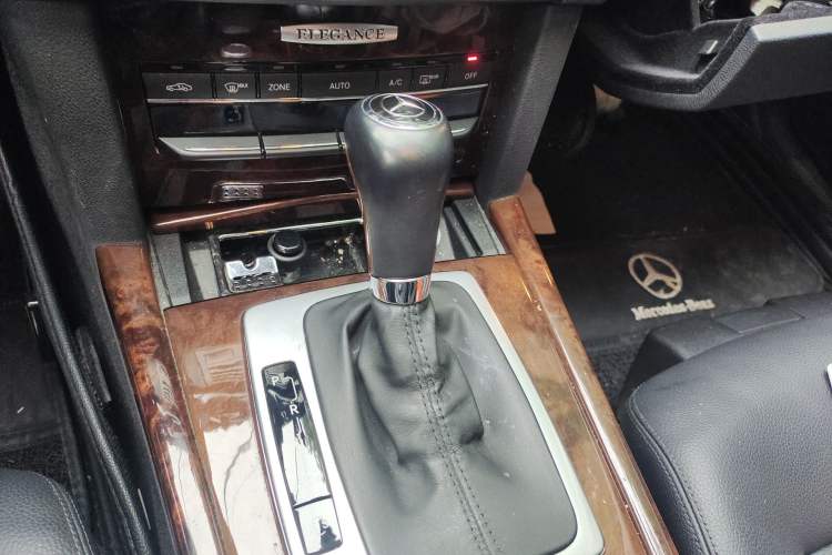 Used Mercedes-Benz E-Class 2010 E 260 L CGI Elegant Model
