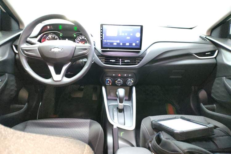 Used Chevrolet Cavalier 2022 325T Automatic Enjoyment Edition Center Console