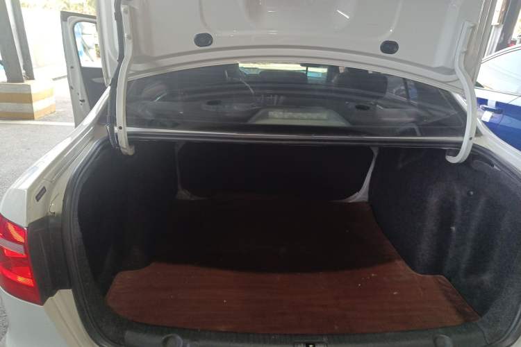 Used Volkswagen Lavida 2013 Restyled Classic 1.6L Automatic Comfort Edition Trunk