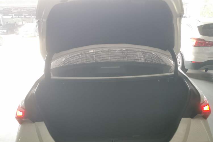 Used Toyota Avalon 2019 2.0L XLE Premium Edition China VI