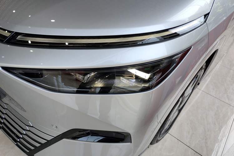 Used XPeng X9 2024 702 Ultra-Long Range Max