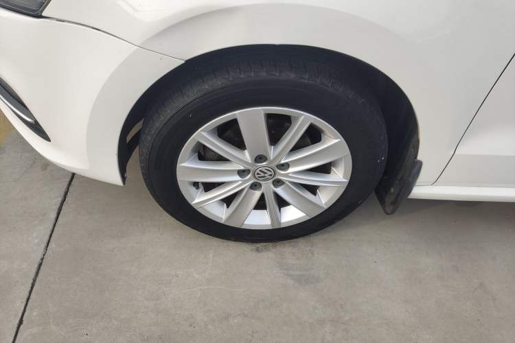 Used Volkswagen Polo 2014 1.4L Manual Comfort Edition Left Front Wheel Hub