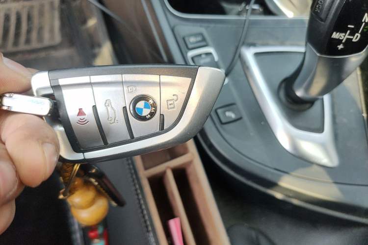 Used BMW 3 Series 2016 320Li Ambition Model
