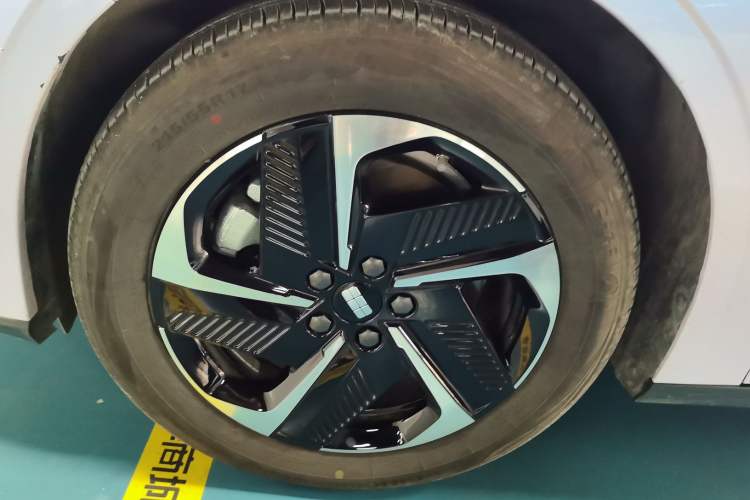 Used Geely Galaxy L6 2024 125km PLUS Dragon Edition