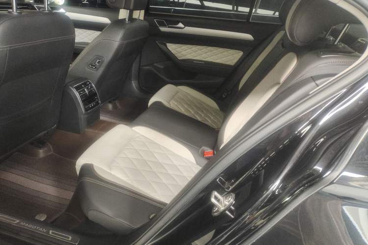 Used Volkswagen Magotan 2023 2 Million Units Commemorative Edition 330TSI DSG Luxury Version