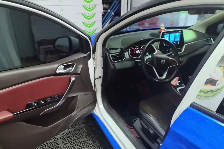 Used Baojun 310W 2017 1.5L Manual Comfort Version China V