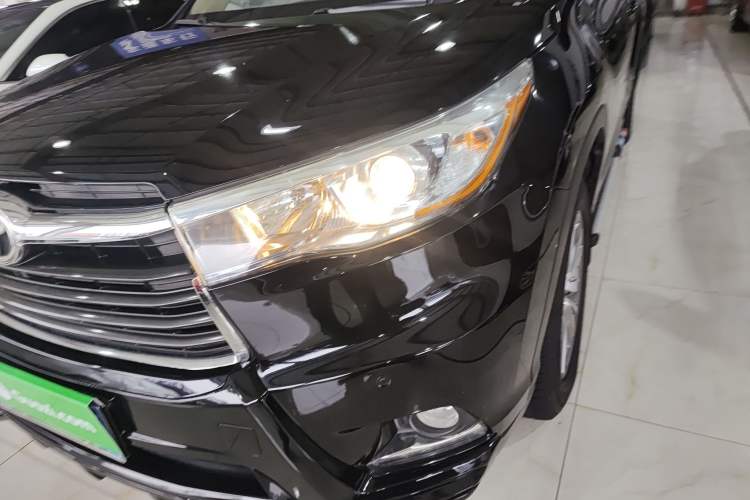 Used Toyota Highlander 2015 2.0T Four-Wheel Drive Elite Edition 7-Seater
